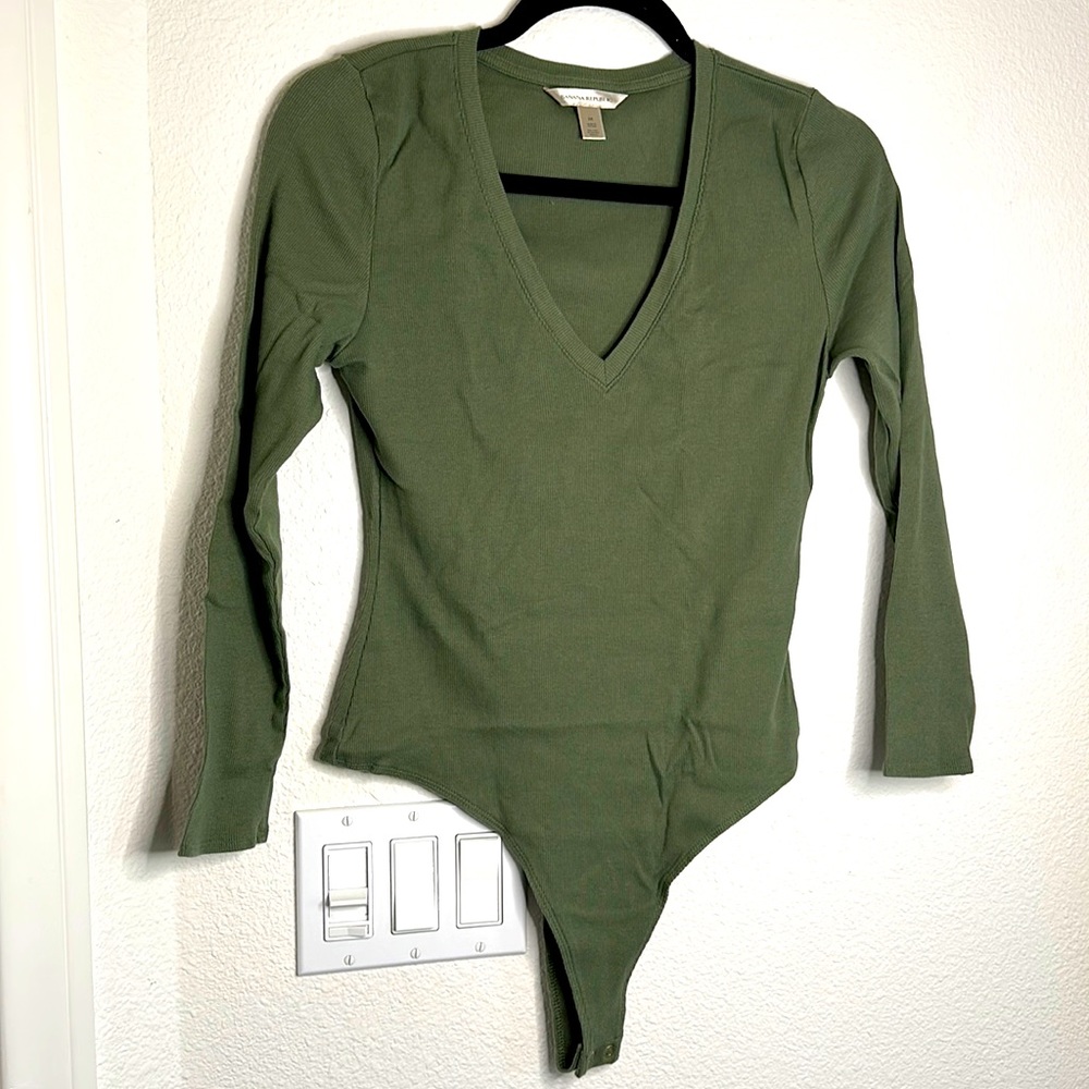 Banana Republic Olive Green V neck body suit Top Size M